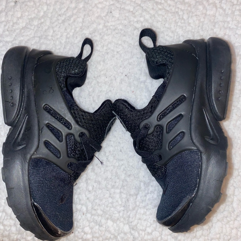 Nike Prestos size 8C
